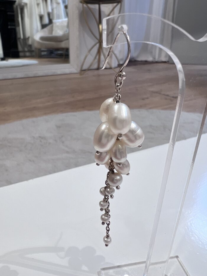 Boucles d’oreilles Grappes de Perles et Argent – Image 3